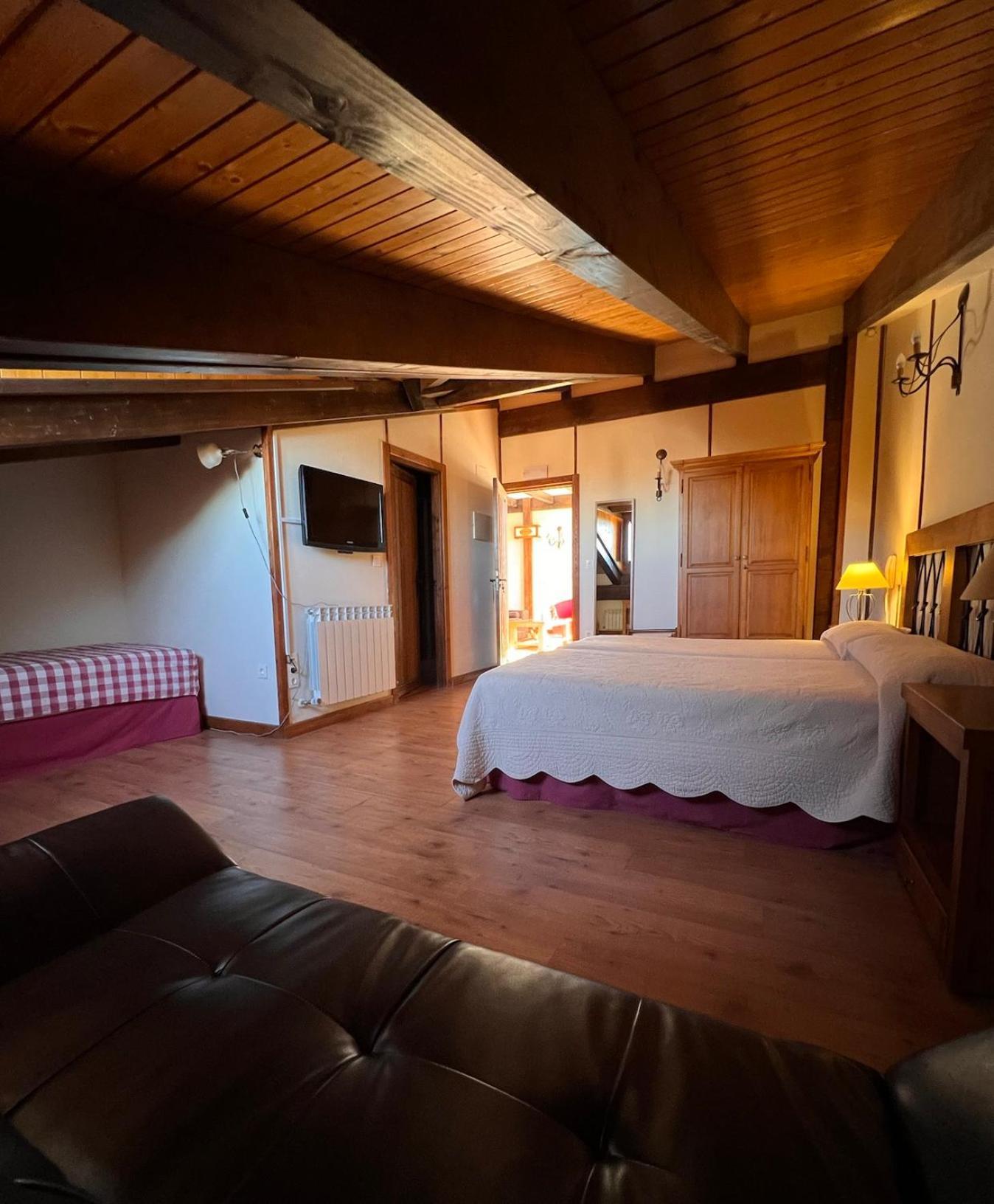 Santa Cruz de la Salceda Hotel Rural Restaurante Las Baronas מראה חיצוני תמונה